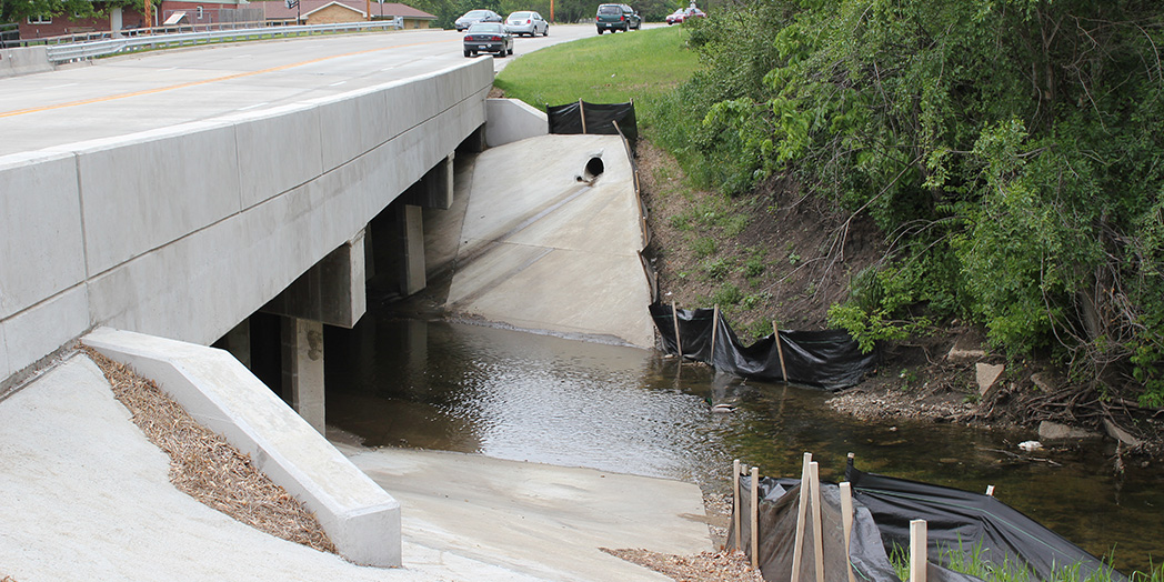 Vernon Avenue Bridge over Sugar Creek