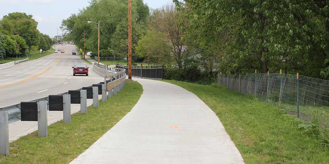 Vernon Avenue Bridge over Sugar Creek: Sidewalk