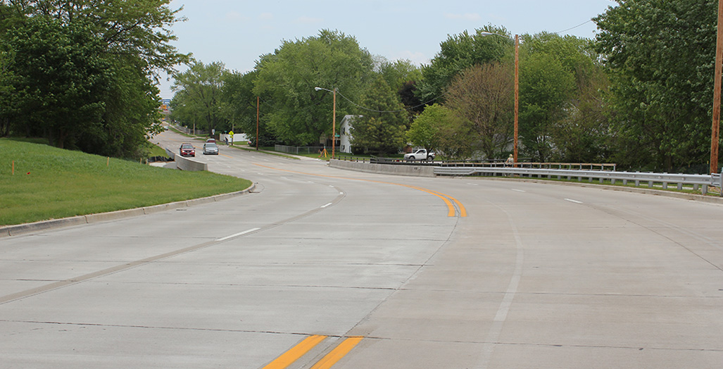 Vernon Avenue Bridge over Sugar Creek: Roadway