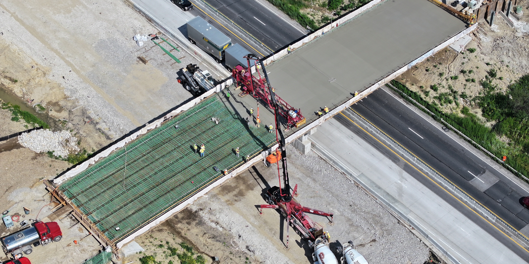 Bridge deck pour