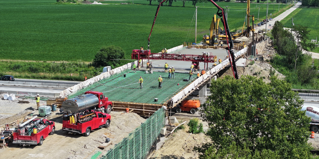 Bridge deck pour